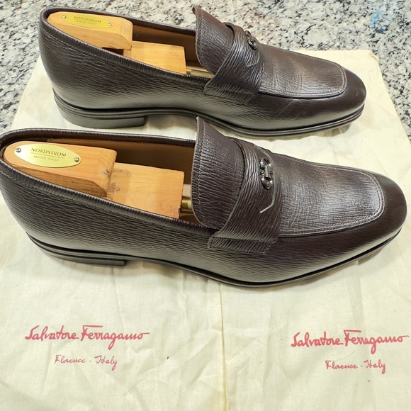 Salvatore Ferragamo Moccasin with Gancini ornament main image 4